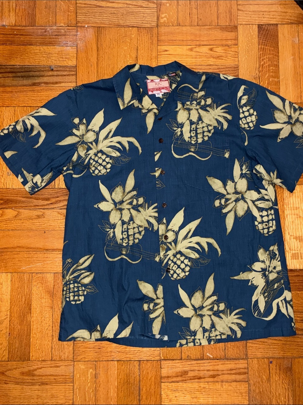 RJC Hawaiin Shirt, Men’s XL, Pineapples and Ukeleles,